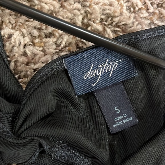 Black blouse with back tie detail - Picture 3 of 4